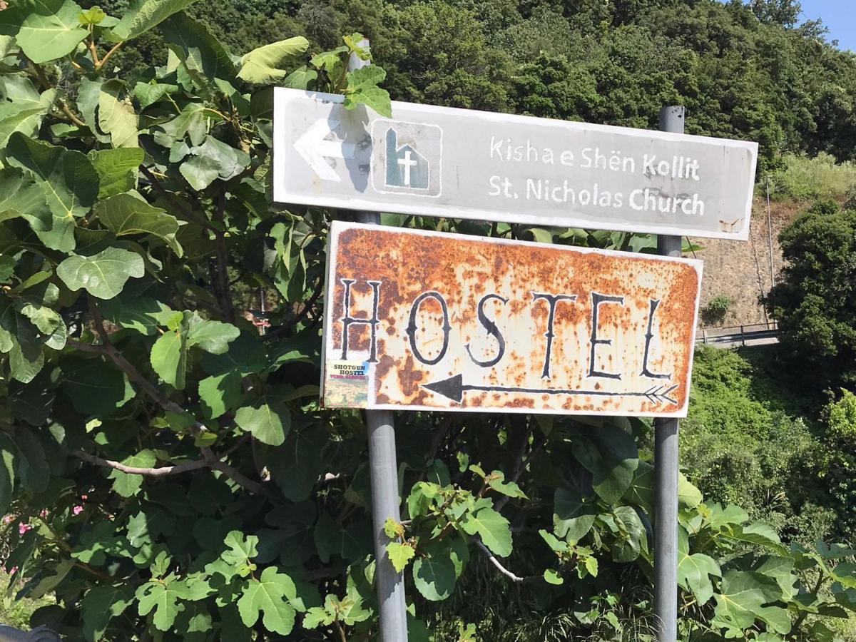 Shotgun Hostel & Guesthouse Vuno ภายนอก รูปภาพ
